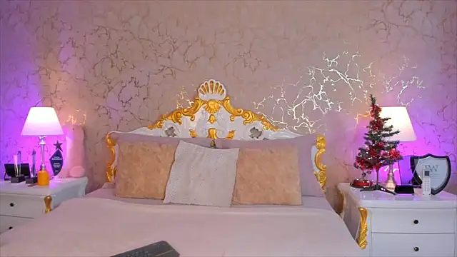 ScarlettWallace online show from December 22, 2025, 8:28 pm