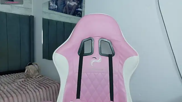 Snapshot of Aida_princess chatting on October 20, 2025, 11:16 pm Aida princess online show from October 20, 2025, 11:16 pm