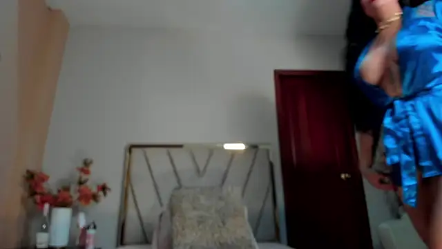 SeleneLujan online show from December 5, 2025, 11:52 am