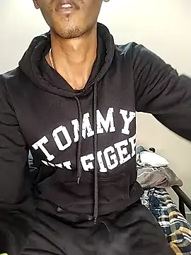 Snapshot of BlackDog__69 chatting on March 18, 2025, 12:36 pm BlackDog 69 online show from March 18, 2025, 12:36 pm