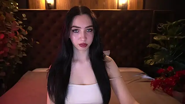 WildKittenX  online show from April 4, 2026, 5:38 am