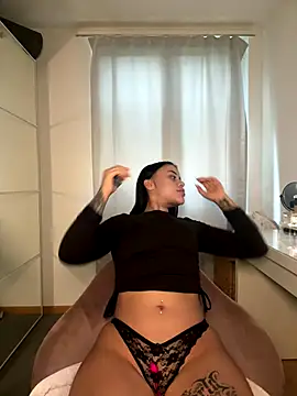 Snapshot of milabigassxoxo chatting on September 30, 2025, 12:21 pm milabigassxoxo online show from September 30, 2025, 12:21 pm