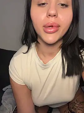 Snapshot of milabigassxoxo chatting on October 14, 2025, 4:19 pm milabigassxoxo online show from October 14, 2025, 4:19 pm