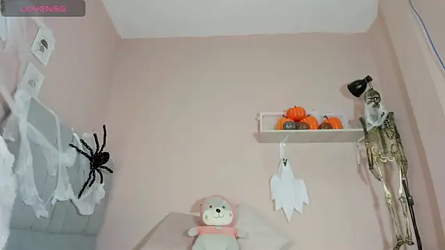 mary cute9 online show from October 31, 2025, 12:39 pm