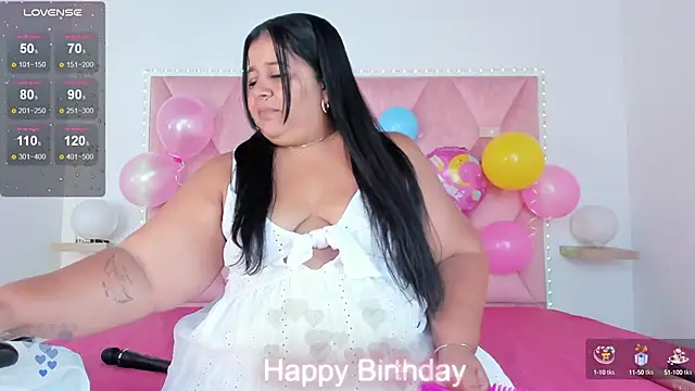 LunaaSweett online show from September 14, 2025, 1:54 pm