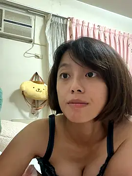 ladypaggy online show from October 9, 2025, 3:21 pm