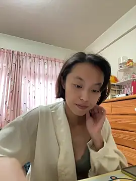 ladypaggy online show from November 27, 2025, 6:04 am