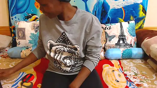 ChocolateClit online show from October 23, 2025, 4:39 pm