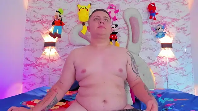 Snapshot of IM_SINAY chatting on October 7, 2025, 9:23 pm IM SINAY online show from October 7, 2025, 9:23 pm