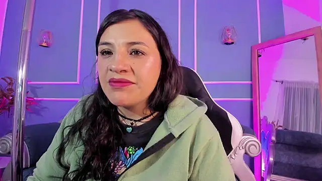 TaraTaylorr online show from October 15, 2025, 2:22 am