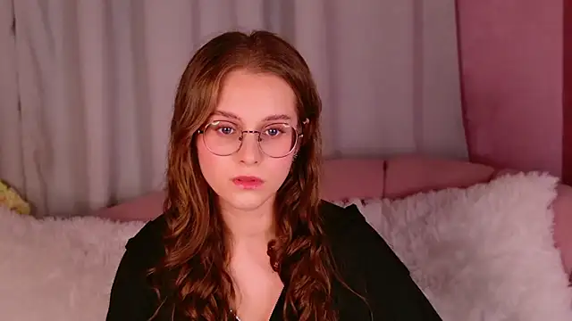 Snapshot of RileyMimicho chatting on September 25, 2025, 8:45 pm RileyMimicho online show from September 25, 2025, 8:45 pm