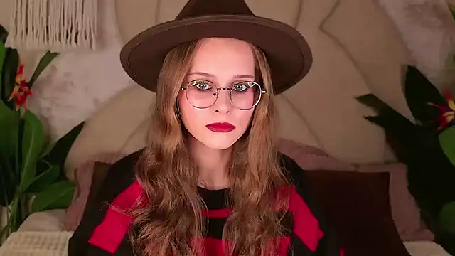 Snapshot of RileyMimicho chatting on October 31, 2025, 9:27 pm RileyMimicho online show from October 31, 2025, 9:27 pm