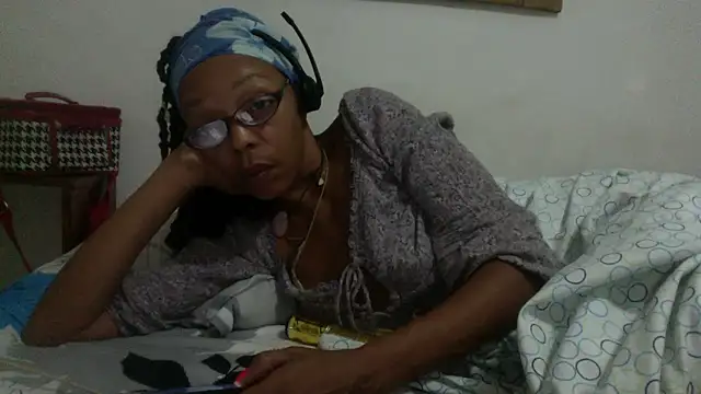 Snapshot of Ladyzee25 chatting on September 25, 2025, 11:14 am Ladyzee25 online show from September 25, 2025, 11:14 am