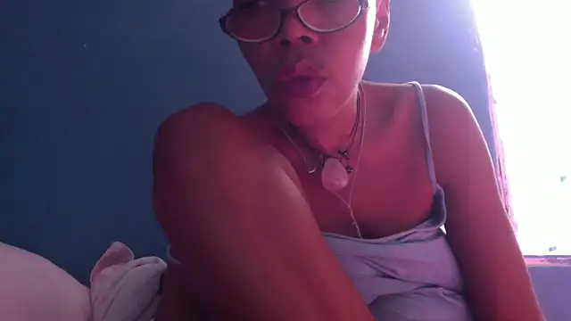 Snapshot of Ladyzee25 chatting on October 30, 2025, 6:19 pm Ladyzee25 online show from October 30, 2025, 6:19 pm