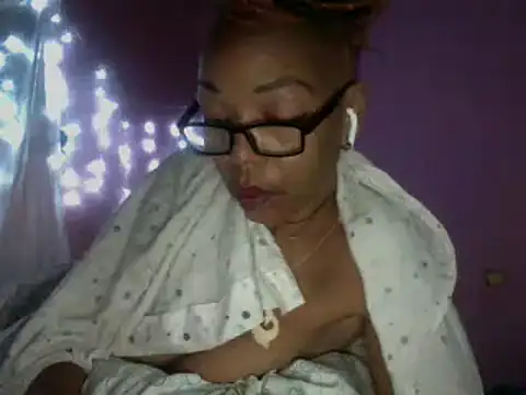 Ladyzee25 online show from March 18, 2026, 12:14 am