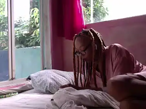 Ladyzee25 online show from March 27, 2026, 12:27 pm