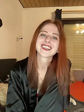 SweetSeraphine online show from March 5, 2025, 5:08 pm