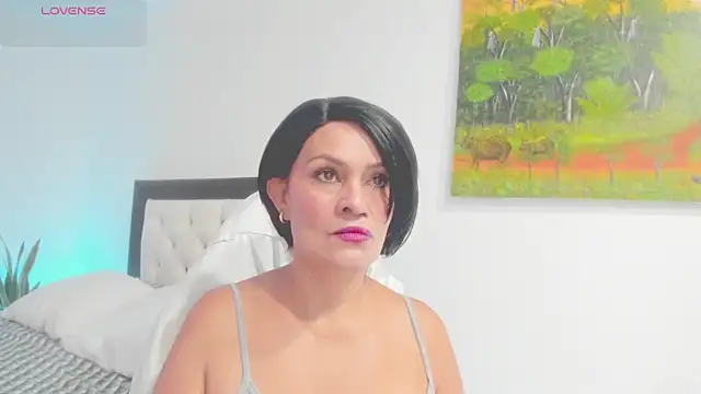 CarolinneFiotti online show from February 12, 2026, 1:06 pm