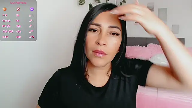 Snapshot of luna_lgomez_ chatting on February 6, 2026, 1:03 pm luna lgomez online show from February 6, 2026, 1:03 pm