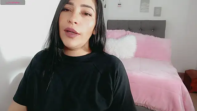 Snapshot of luna_lgomez_ chatting on February 23, 2026, 12:35 pm luna lgomez online show from February 23, 2026, 12:35 pm