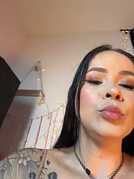 HotAlana  online show from March 26, 2026, 11:43 pm