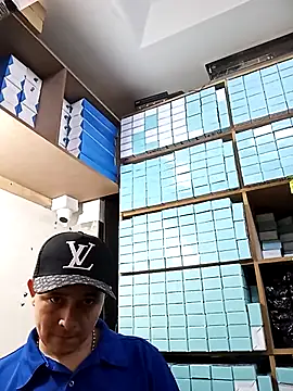 Snapshot of Charlotteet_Paul chatting on March 6, 2025, 8:37 pm Charlotteet Paul online show from March 6, 2025, 8:37 pm