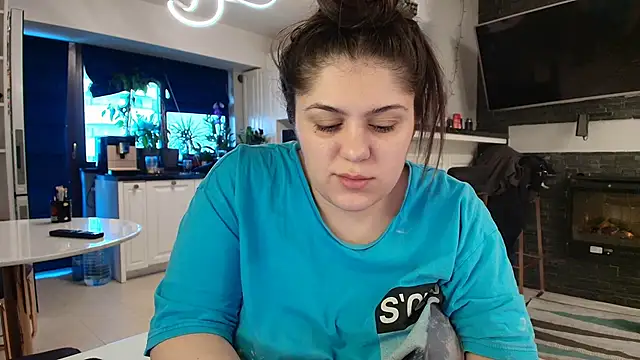 Layla- online show from January 20, 2025, 10:18 am