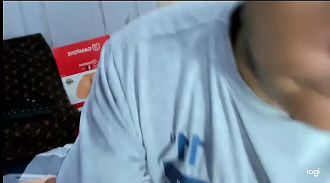 Snapshot of Emilianoveryhot chatting on March 14, 2025, 2:20 am Emilianoveryhot online show from March 14, 2025, 2:20 am