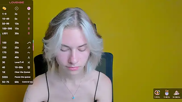 Snapshot of Fiona_Night chatting on September 19, 2025, 11:22 am Fiona Night online show from September 19, 2025, 11:22 am