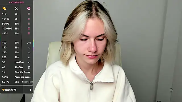 Snapshot of Fiona_Night chatting on September 25, 2025, 5:22 am Fiona Night online show from September 25, 2025, 5:22 am