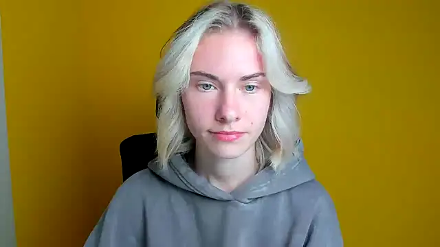 Snapshot of Fiona_Night chatting on October 6, 2025, 5:32 pm Fiona Night online show from October 6, 2025, 5:32 pm