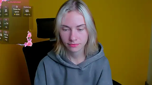 Snapshot of Fiona_Night chatting on October 8, 2025, 5:54 pm Fiona Night online show from October 8, 2025, 5:54 pm