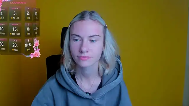 Snapshot of Fiona_Night chatting on October 10, 2025, 6:34 am Fiona Night online show from October 10, 2025, 6:34 am