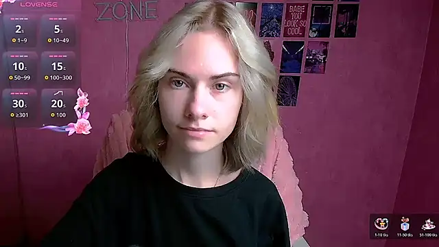 Snapshot of Fiona_Night chatting on October 19, 2025, 5:41 am Fiona Night online show from October 19, 2025, 5:41 am