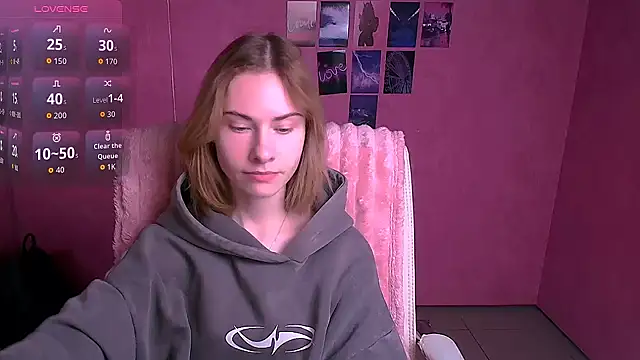 Snapshot of Fiona_Night chatting on February 23, 2026, 6:33 am Fiona Night online show from February 23, 2026, 6:33 am