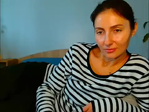 Snapshot of Irina9793 chatting on October 9, 2025, 8:01 am Irina9793 online show from October 9, 2025, 8:01 am