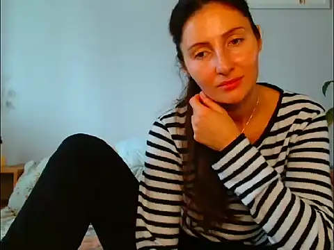 Snapshot of Irina9793 chatting on October 10, 2025, 7:51 am Irina9793 online show from October 10, 2025, 7:51 am