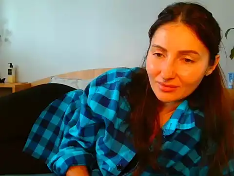 Snapshot of Irina9793 chatting on October 14, 2025, 8:04 am Irina9793 online show from October 14, 2025, 8:04 am