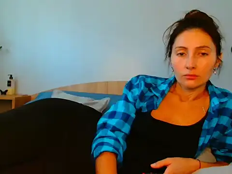 Snapshot of Irina9793 chatting on October 15, 2025, 9:09 am Irina9793 online show from October 15, 2025, 9:09 am