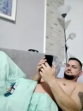 Snapshot of iurinicola chatting on November 21, 2025, 9:24 pm iurinicola online show from November 21, 2025, 9:24 pm