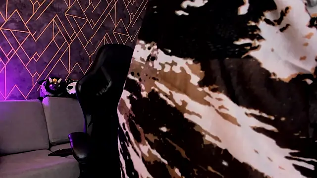 Snapshot of Tahara_Romanov chatting on February 17, 2026, 12:45 pm Tahara Romanov online show from February 17, 2026, 12:45 pm