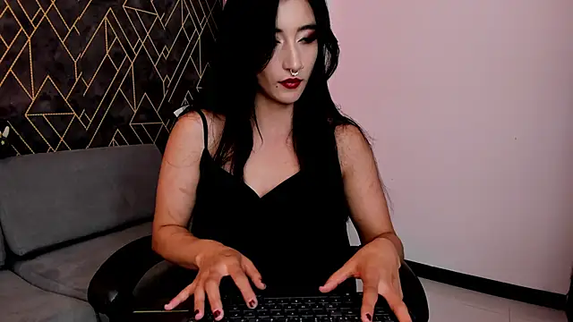 Snapshot of Tahara_Romanov chatting on February 24, 2026, 5:44 pm Tahara Romanov online show from February 24, 2026, 5:44 pm