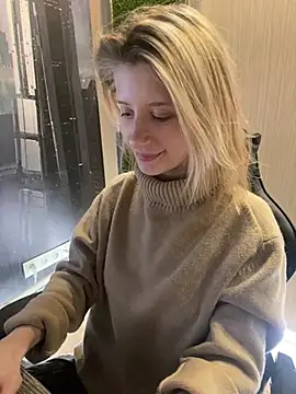 amorearte m online show from March 11, 2025, 9:48 pm