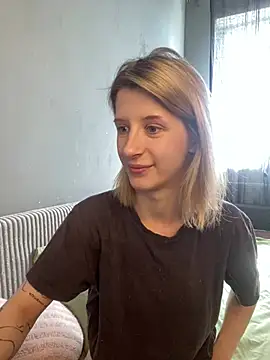 Snapshot of amorearte_m chatting on March 22, 2025, 11:21 am amorearte m online show from March 22, 2025, 11:21 am