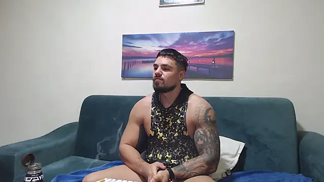 Tiberius hunk online show from December 15, 2025, 6:06 am