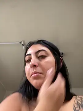 mayteziinhaa online show from September 29, 2025, 5:29 pm