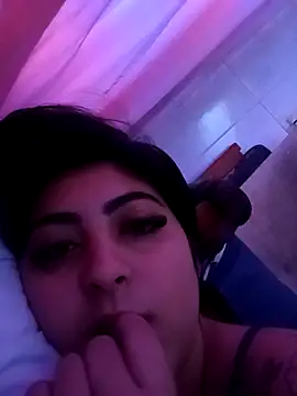 mayteziinhaa online show from April 3, 2026, 10:35 am