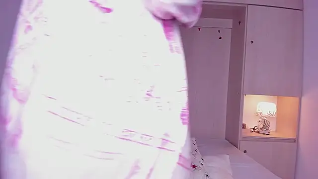 BeverlySteel online show from April 12, 2026, 11:59 am