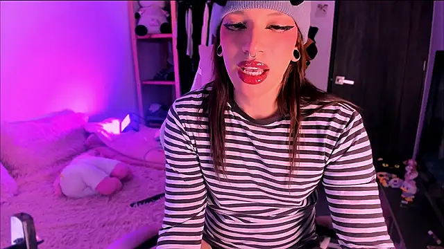 Loona s online show from March 14, 2026, 7:30 pm