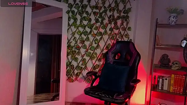 Snapshot of demimoore222 chatting on March 8, 2025, 5:07 am demimoore222 online show from March 8, 2025, 5:07 am